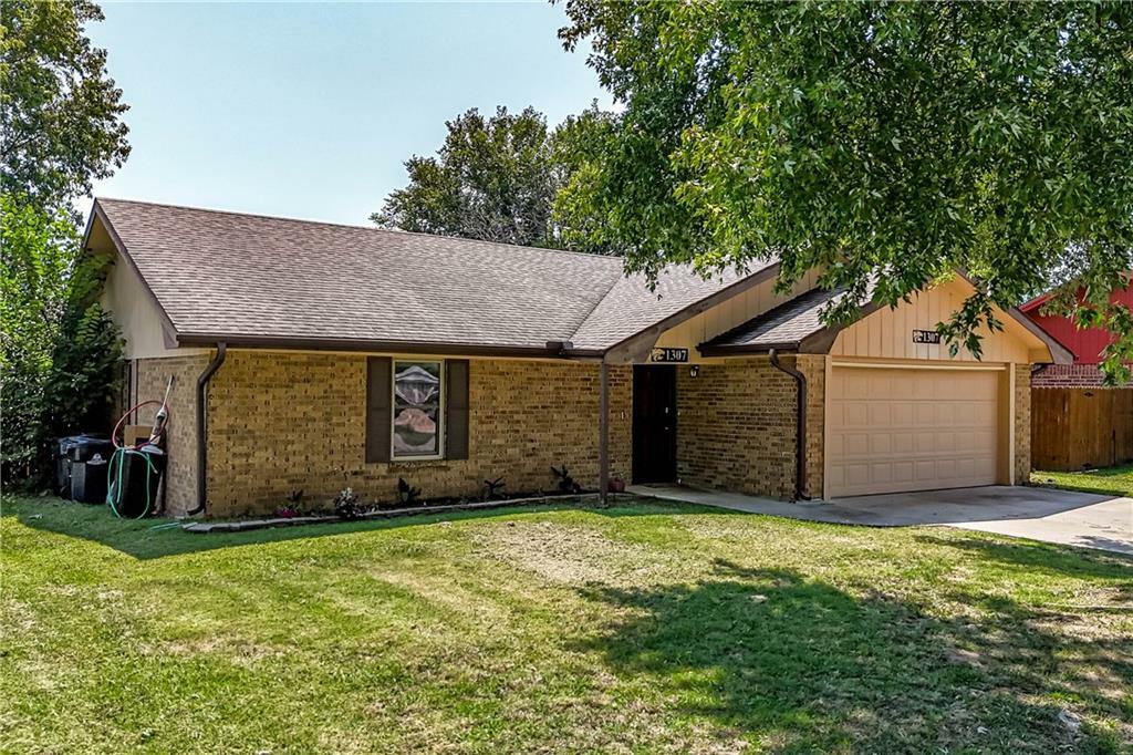 Property Photo:  1307 W Hickory Street  KS 67301 