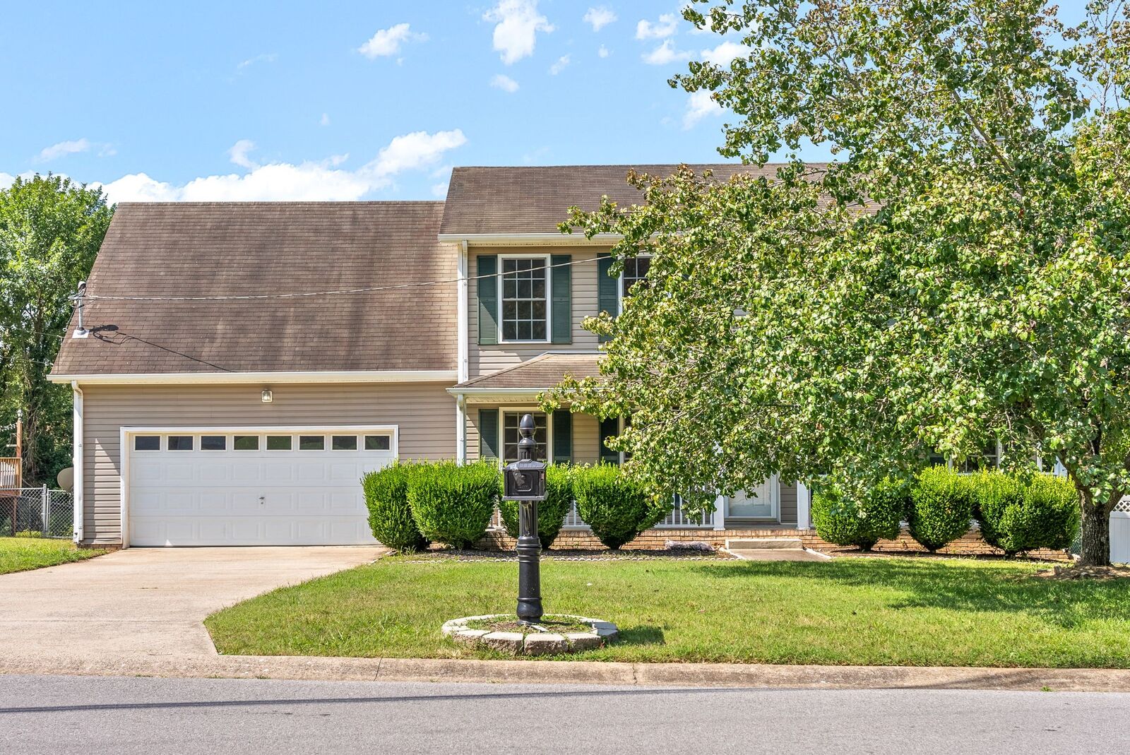 Property Photo: 1010 Hedge Apple Dr TN 37040