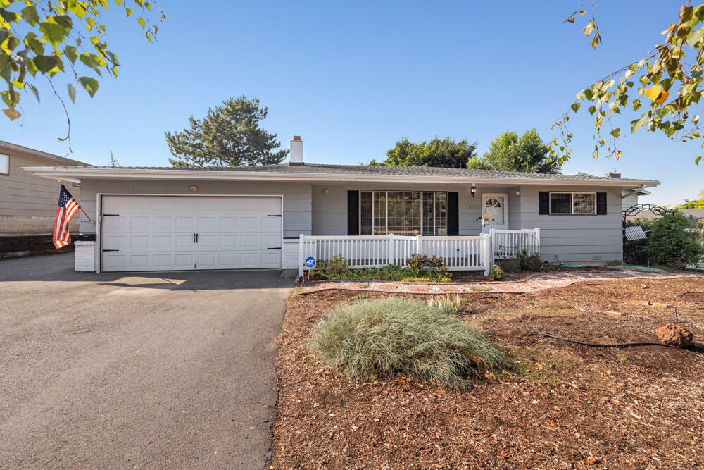 Property Photo:  6512 Climax Avenue  OR 97603 