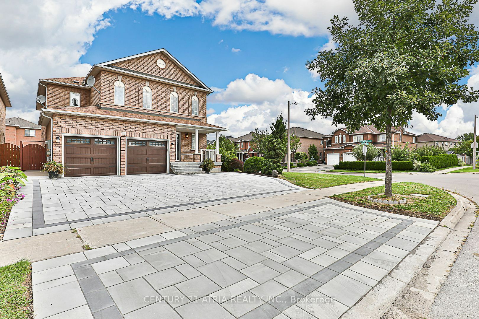 Property Photo:  316 Drummond Dr  ON L6A 3C2 