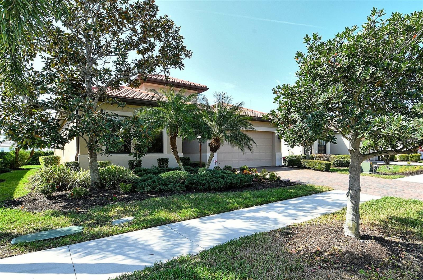 Property Photo:  1130 Cielo Court  FL 34275 