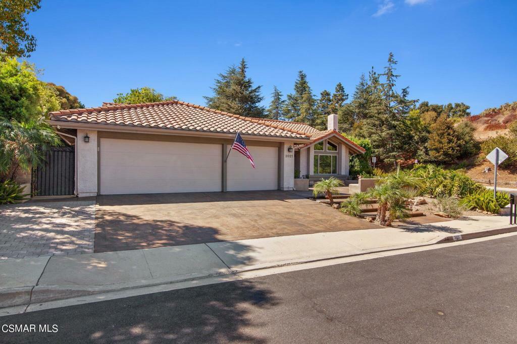 Property Photo:  2021 Simsbury Court  CA 91360 