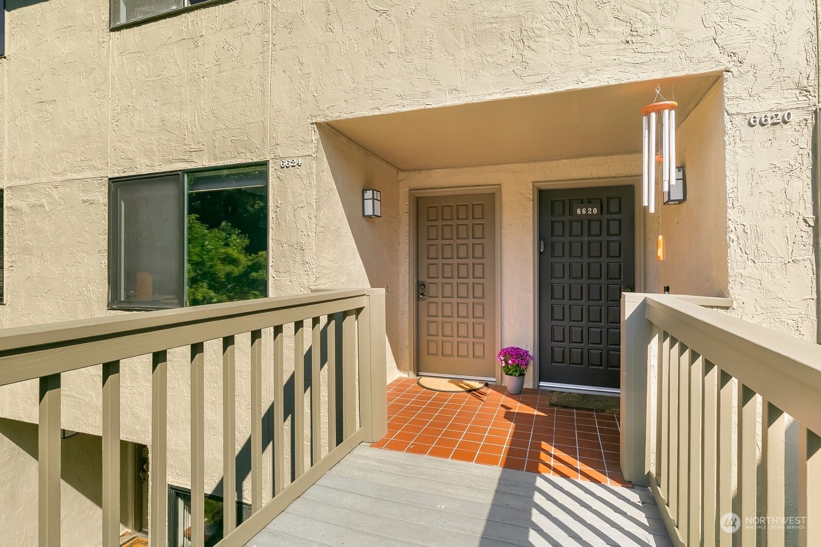 Property Photo:  6624  Parkpoint Way NE D-205  WA 98115 