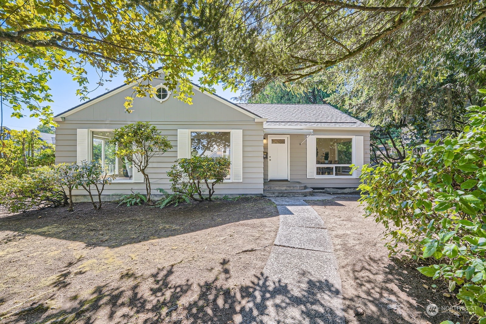 Property Photo:  1555 NE 90th Street  WA 98115 