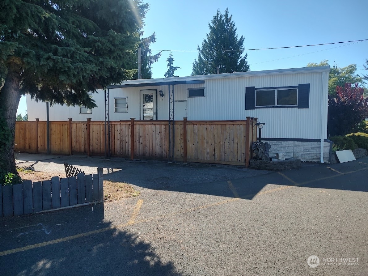 Property Photo:  14322 Admiralty Way 97  WA 98087 