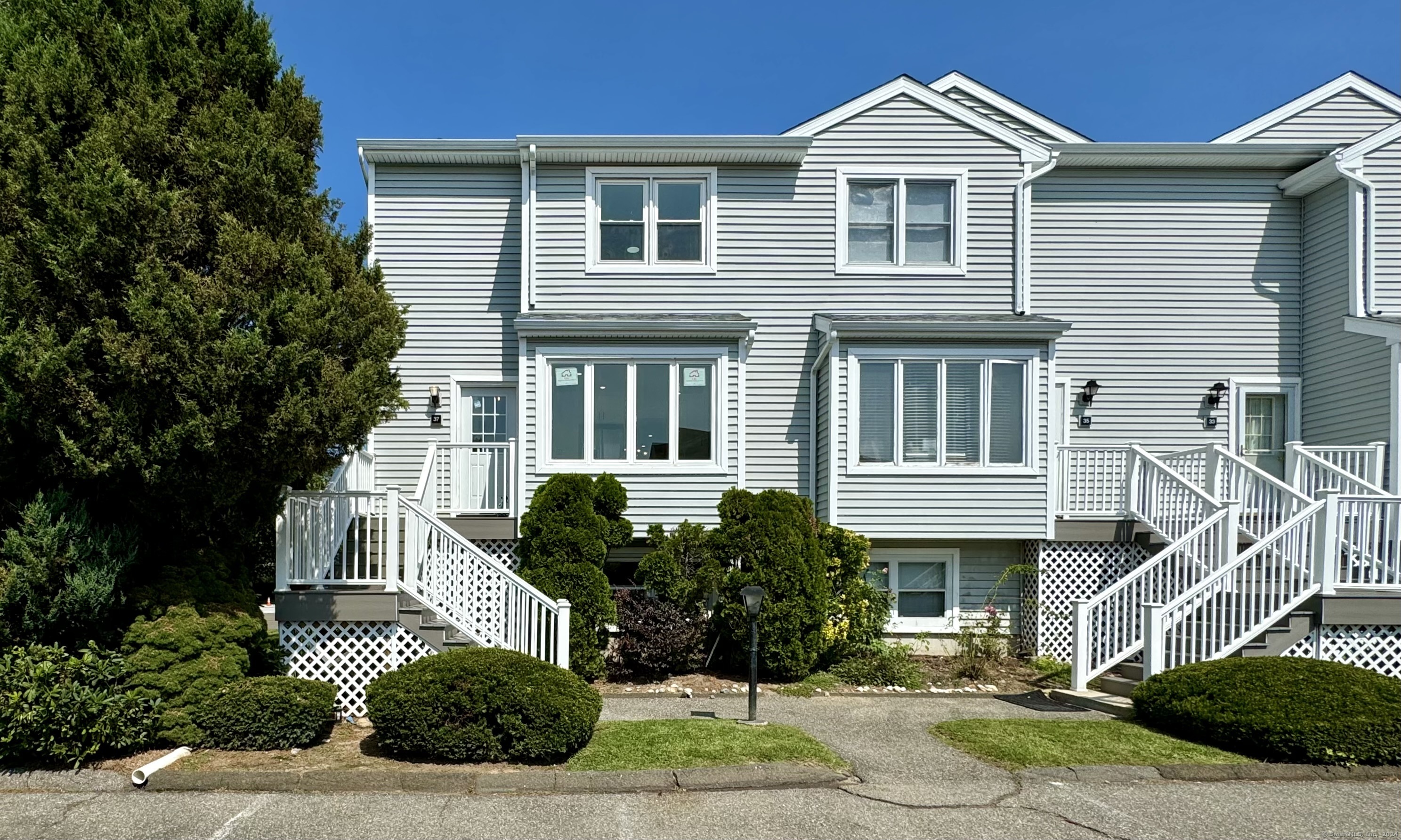 Property Photo: 37 Southwind Lane 37 CT 06460