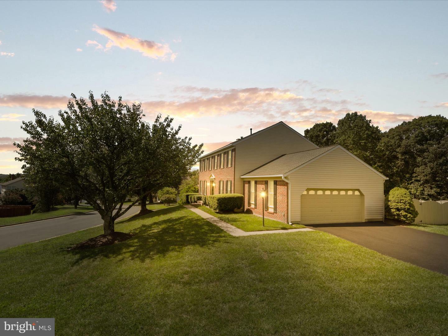 Property Photo:  15590 Andover Heights Drive  VA 22193 