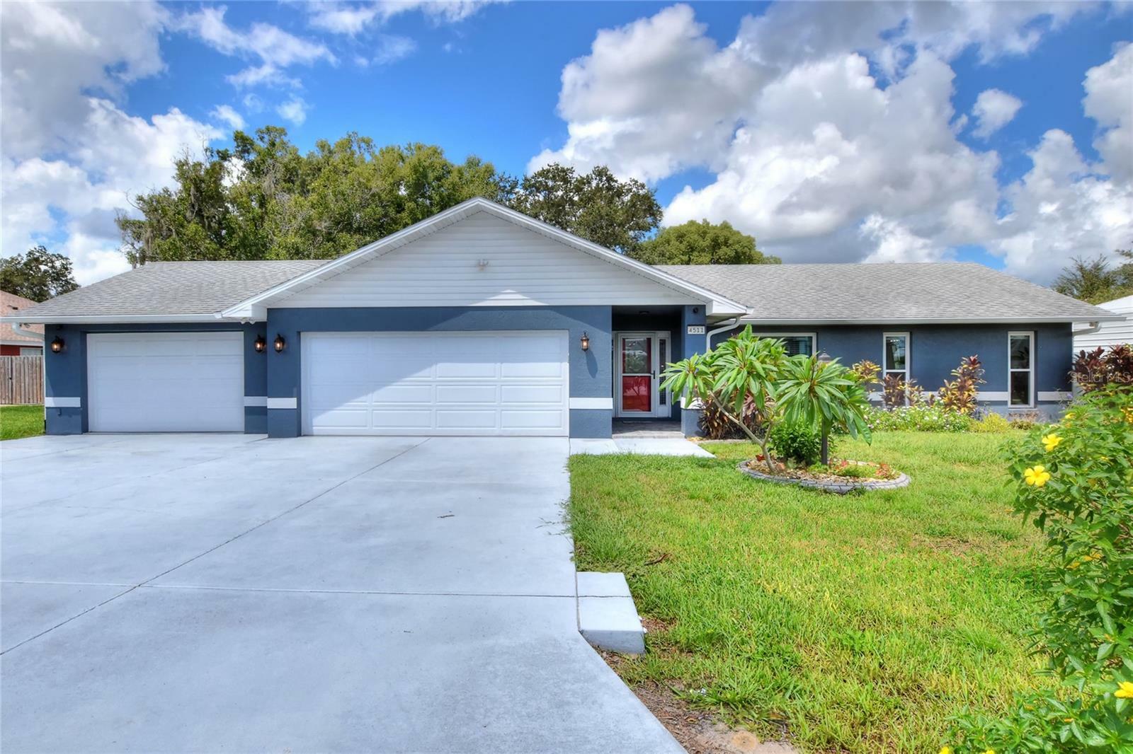 Property Photo:  4511 Ashford Drive  FL 33880 