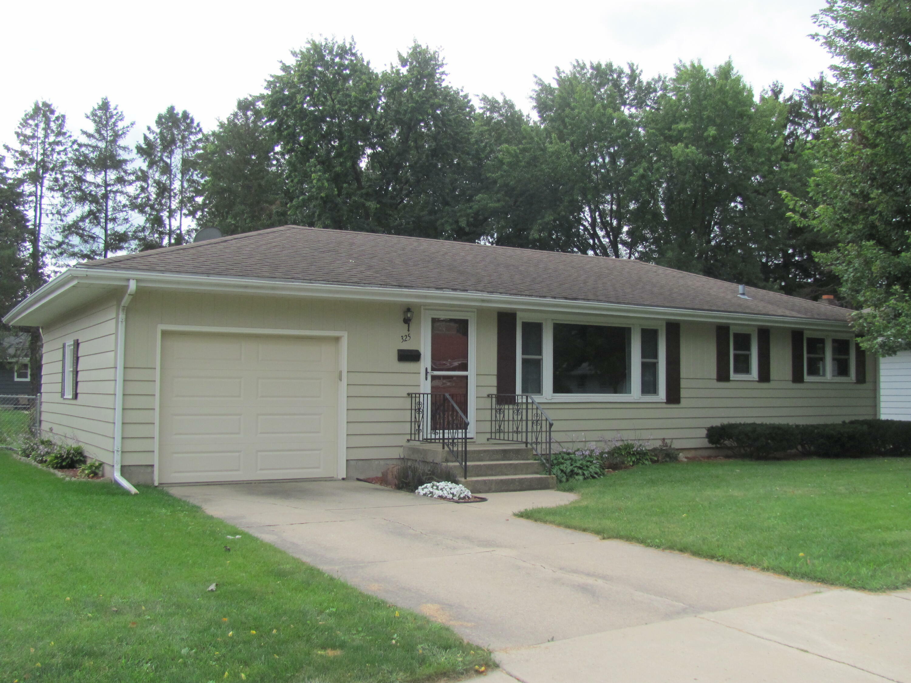 Property Photo:  325 E Kohler St  WI 53590 