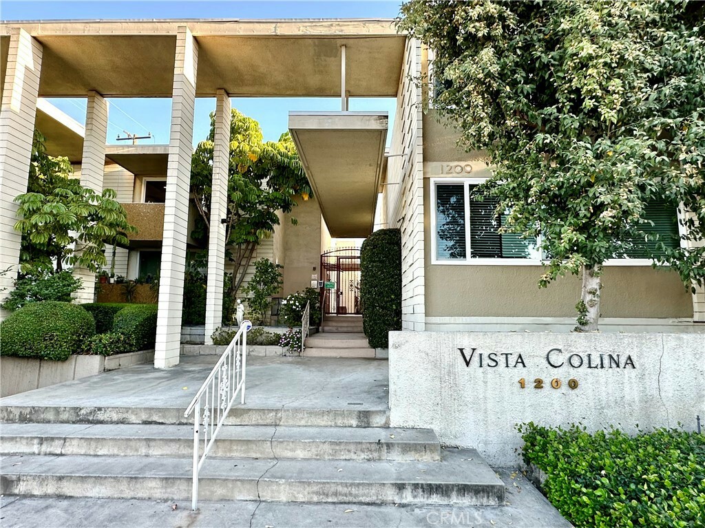 Property Photo:  1200 W Huntington Drive 2  CA 91007 