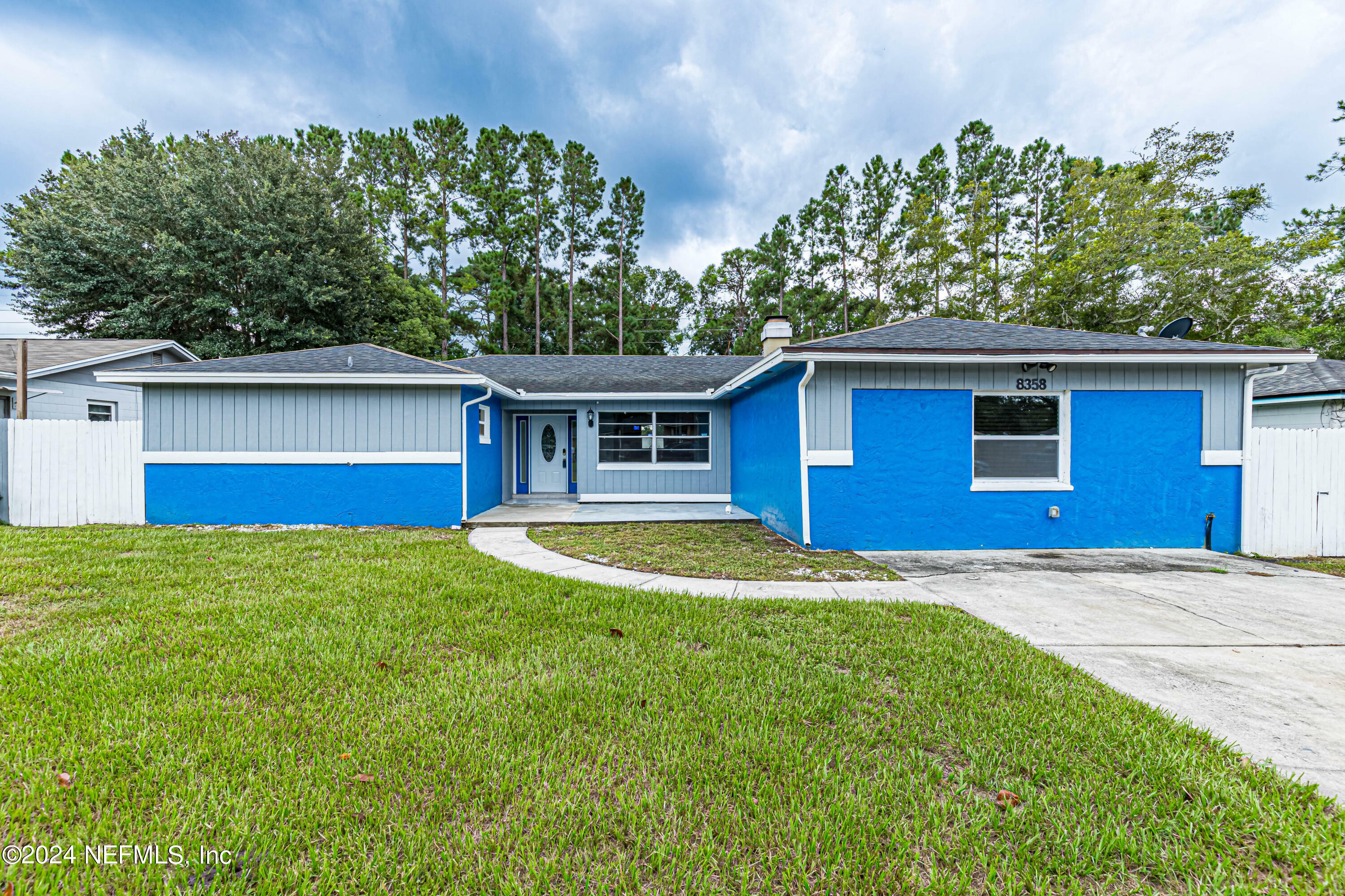 Property Photo:  8358 Locke Court  FL 32244 