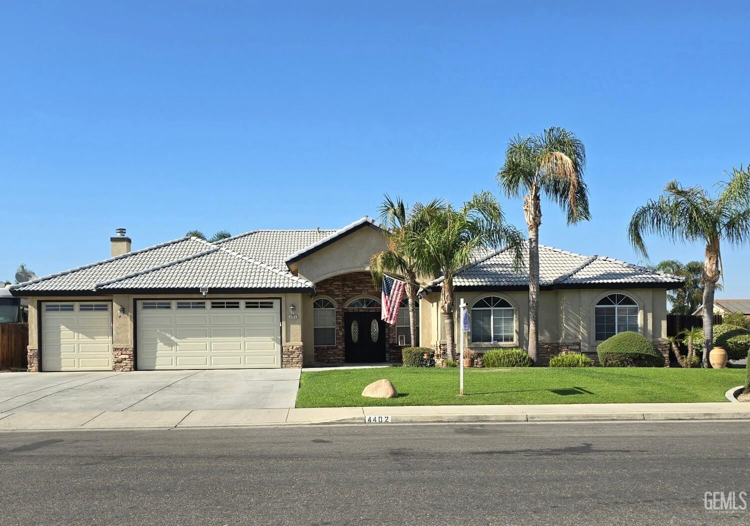 Property Photo:  4402 Jackson Ridge Avenue  CA 93313 