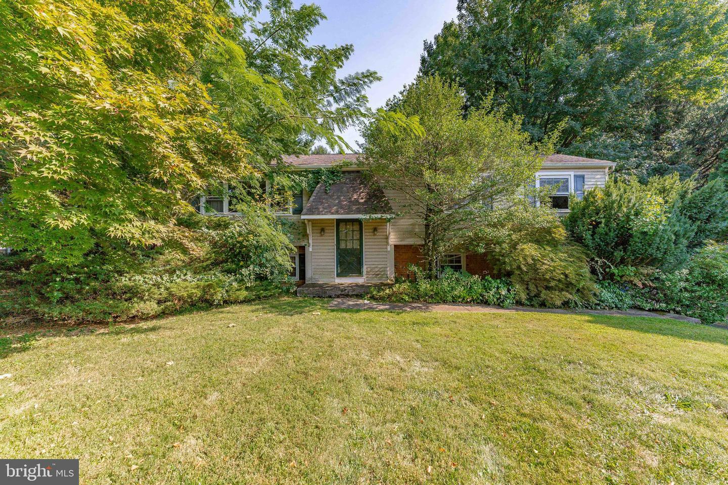 Property Photo:  460 Gateswood Drive  PA 19380 