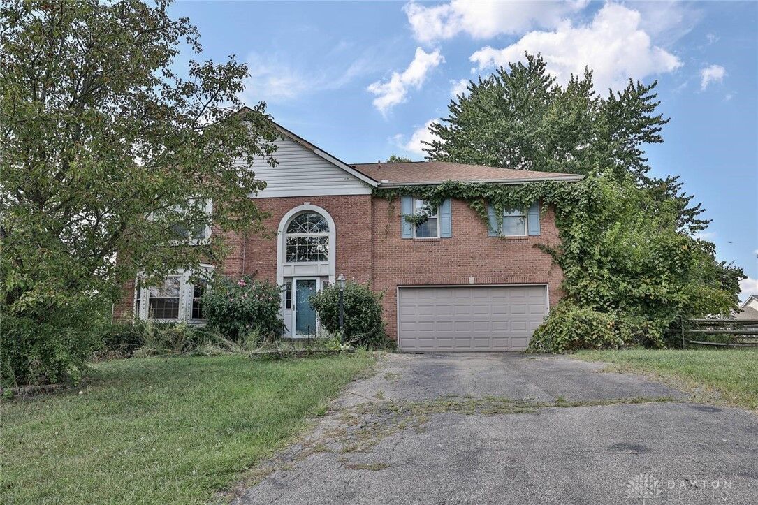 Property Photo:  
