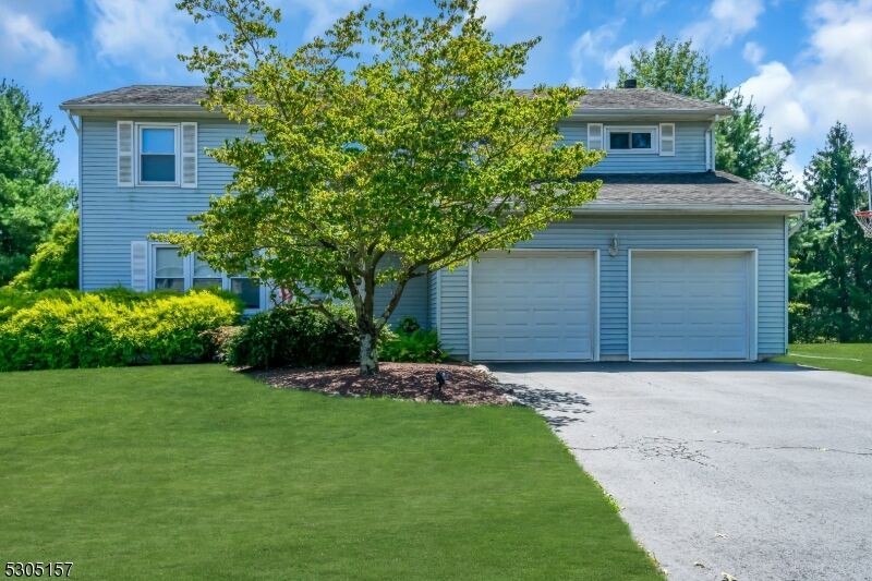 Property Photo: 35 Aberdeen Cir NJ 08822