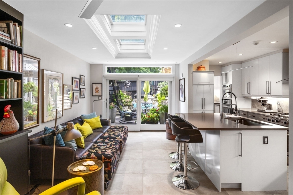 Property Photo: 34 Beacon St 1 MA 02150