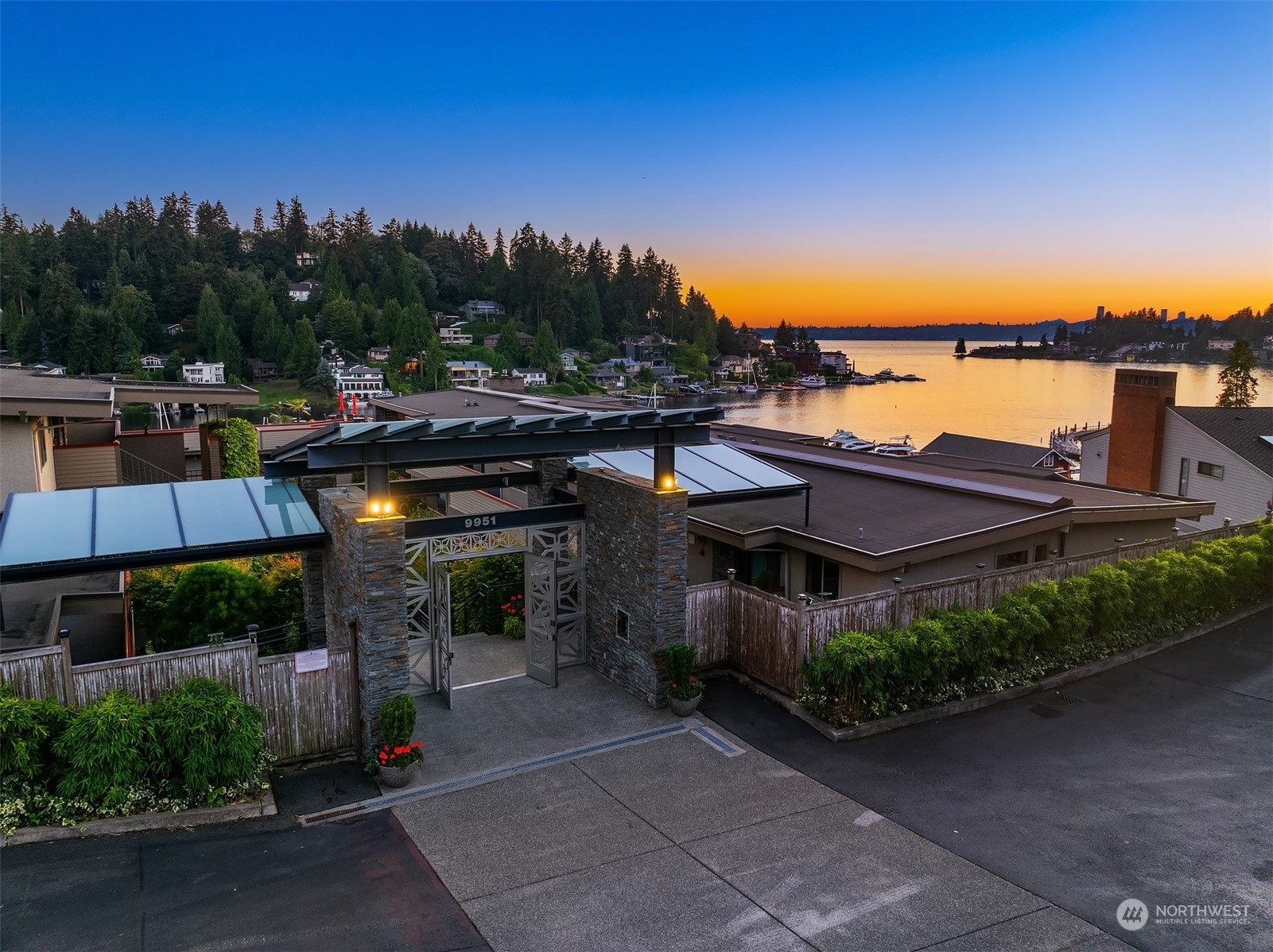 Property Photo:  9951 Lake Washington Boulevard NE 13  WA 98004 