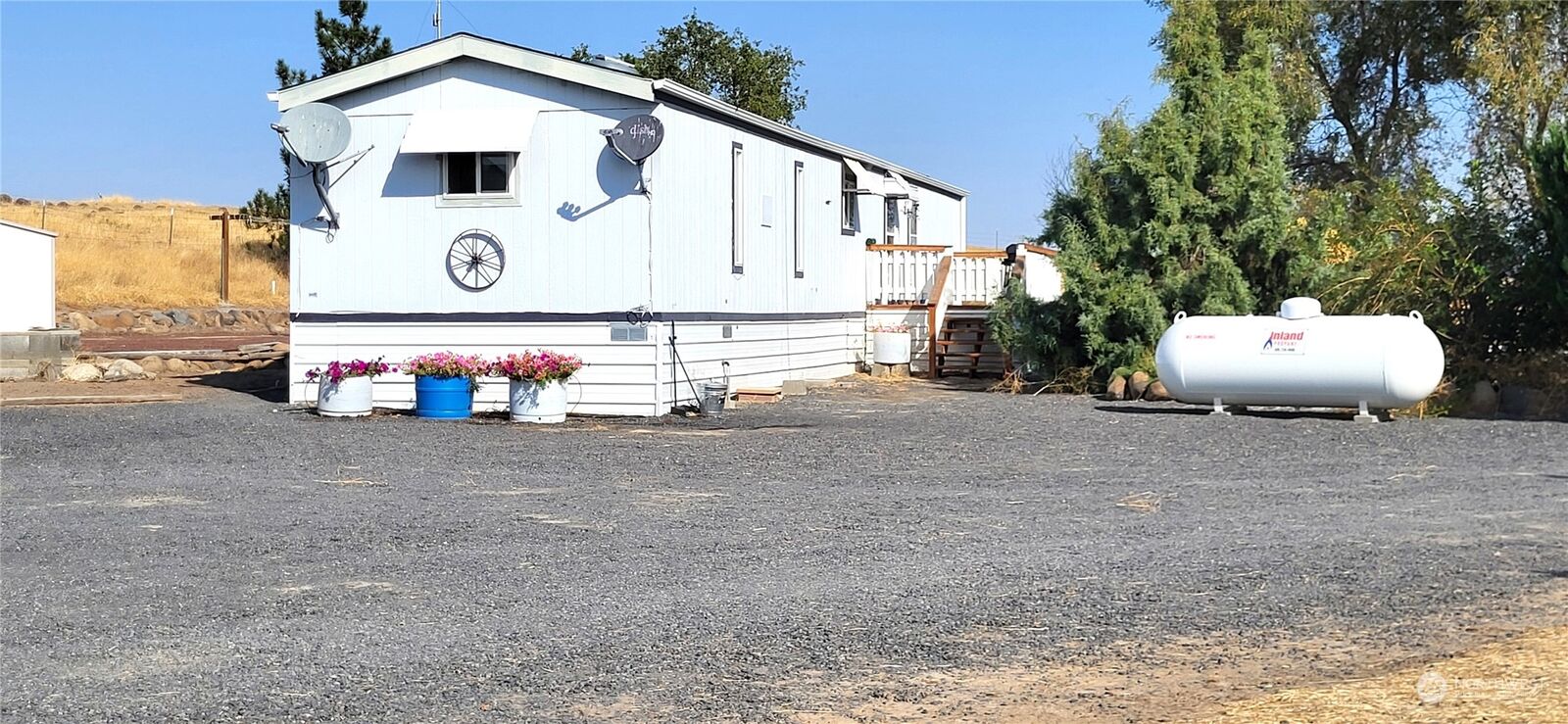 Property Photo: 2923 Road 11 NE WA 98837