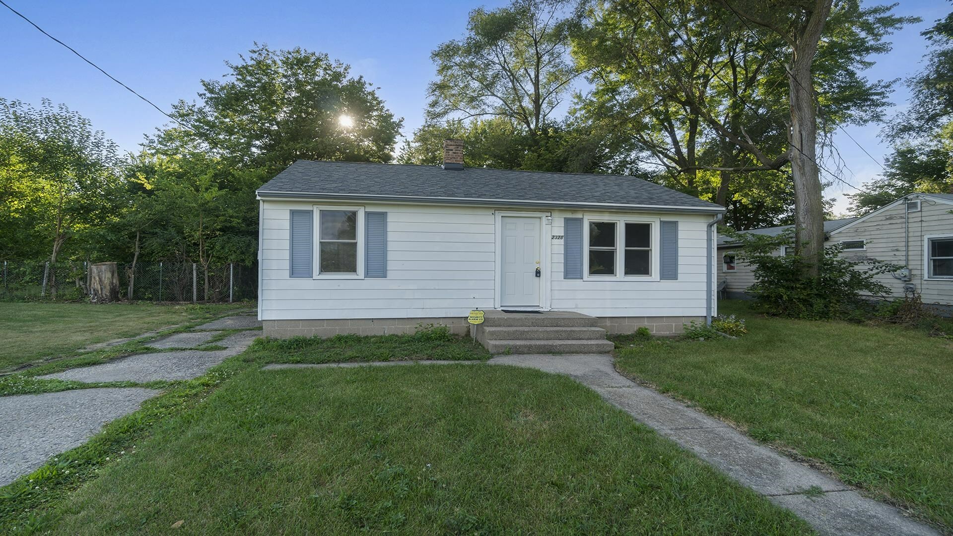 Property Photo:  2326 Belden Street  IL 61101 