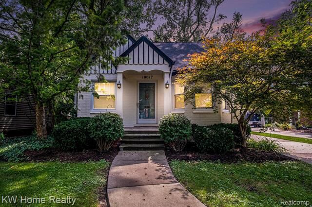 Property Photo:  10017 Hart Avenue  MI 48070 
