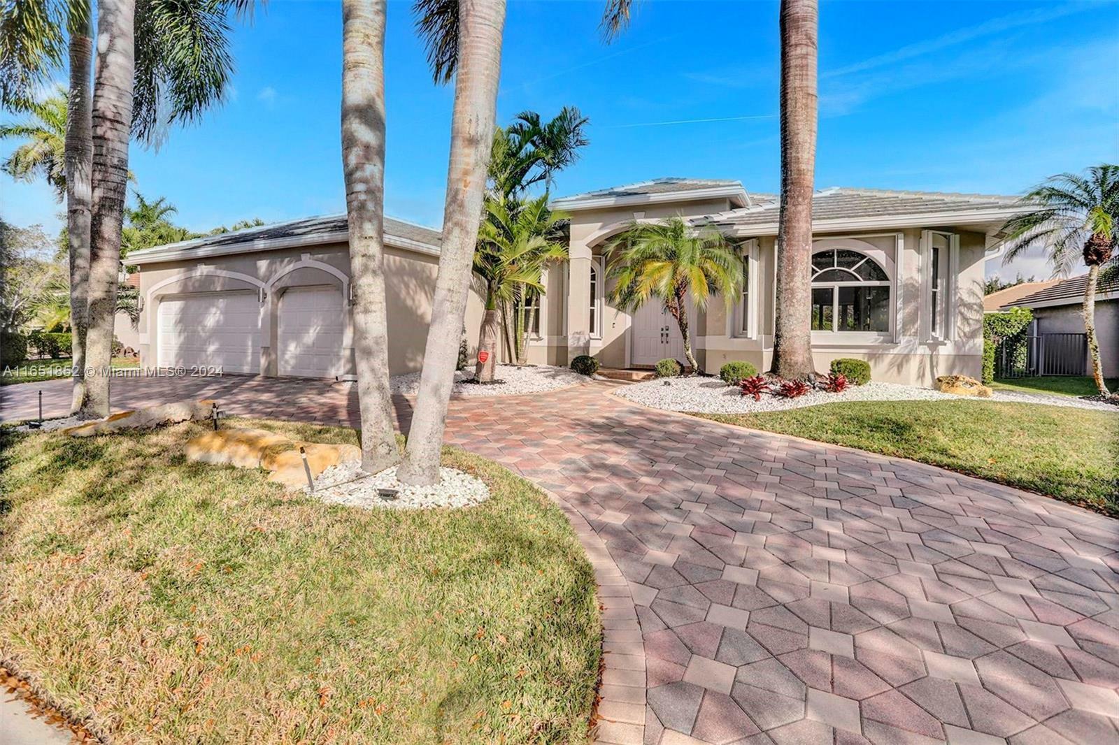 Property Photo:  3772 Oak Ridge Cir  FL 33331 