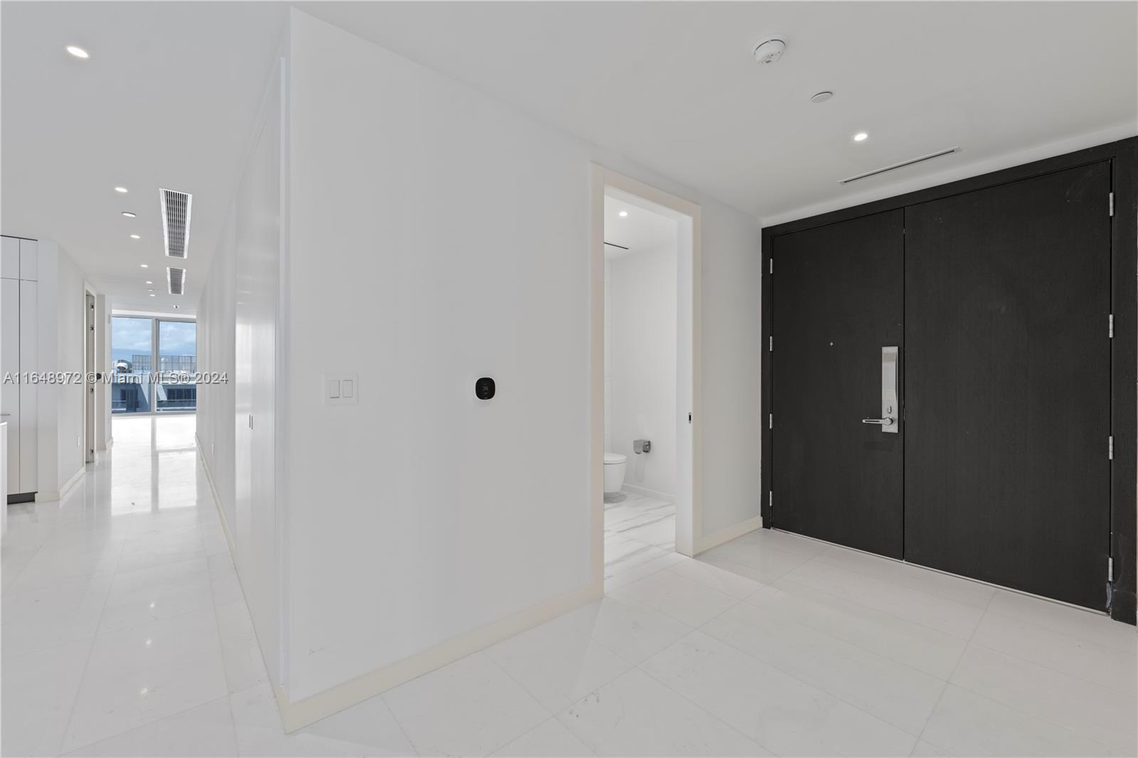 Property Photo:  300 Biscayne Blvd Way 4404  FL 33131 