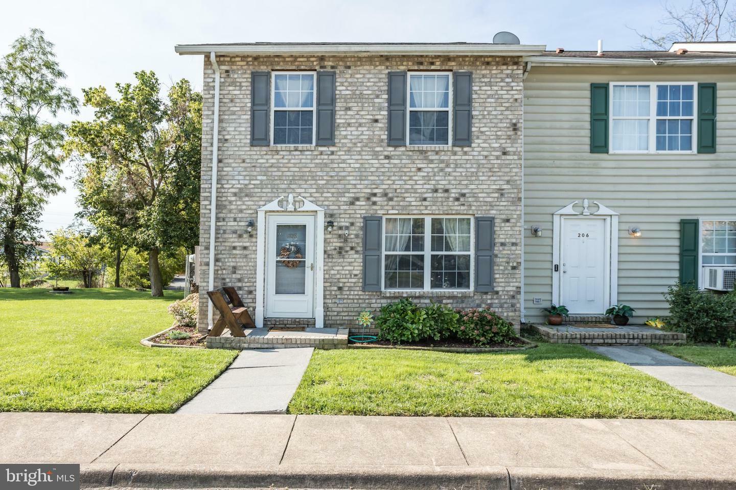 Property Photo: 208 Freeton Court VA 22655