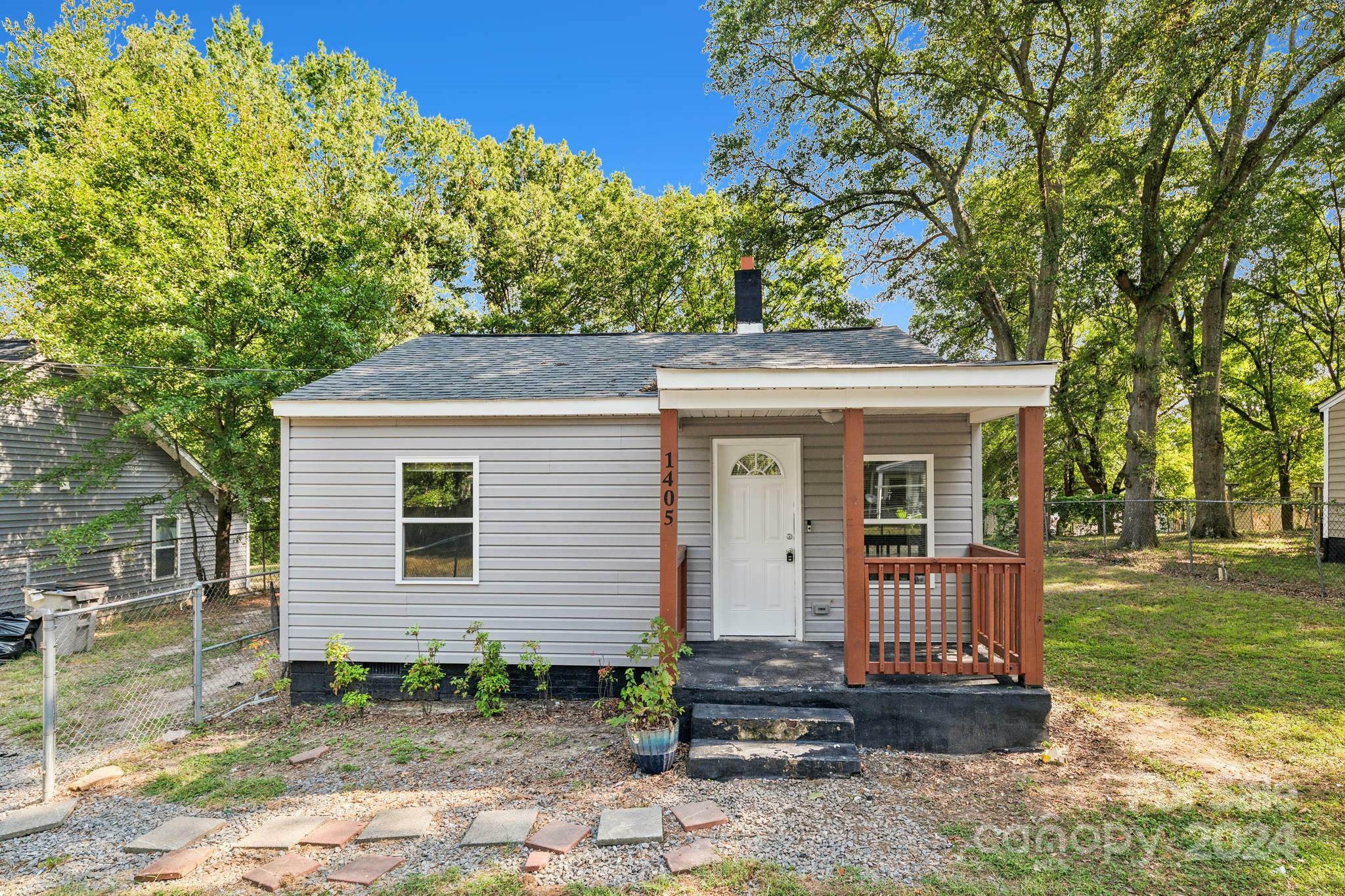 Property Photo:  1405 W Rankin Avenue  NC 28052 