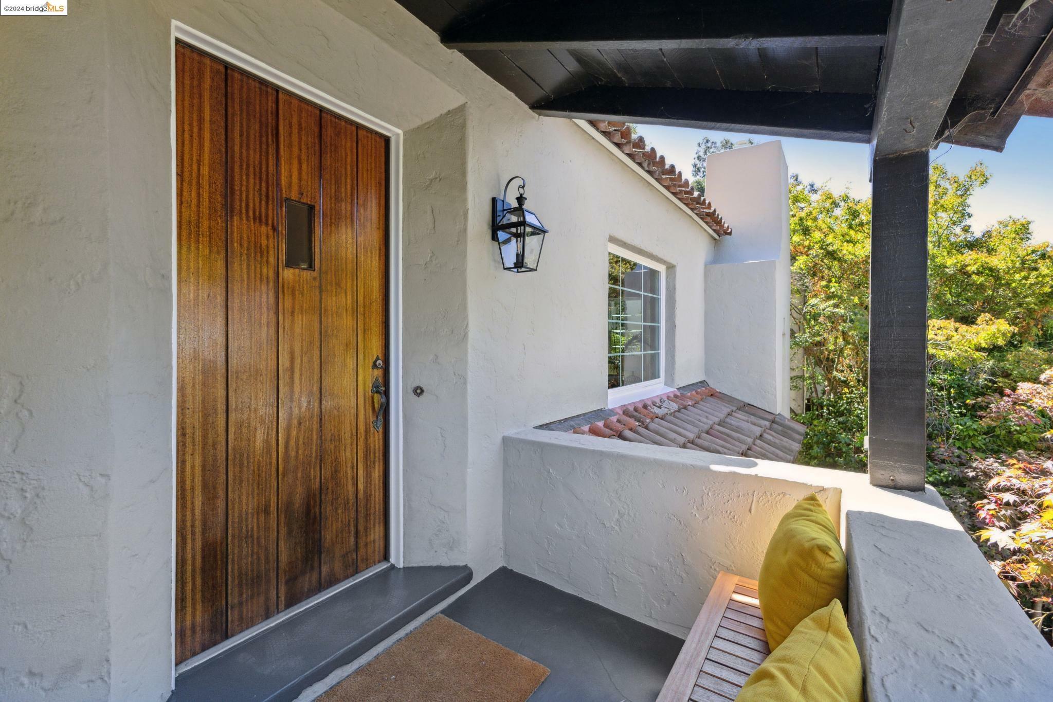 Property Photo:  1557 Trestle Glen Rd  CA 94610 