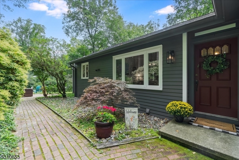 Property Photo:  663 Winding Brook Ln  NJ 07830 