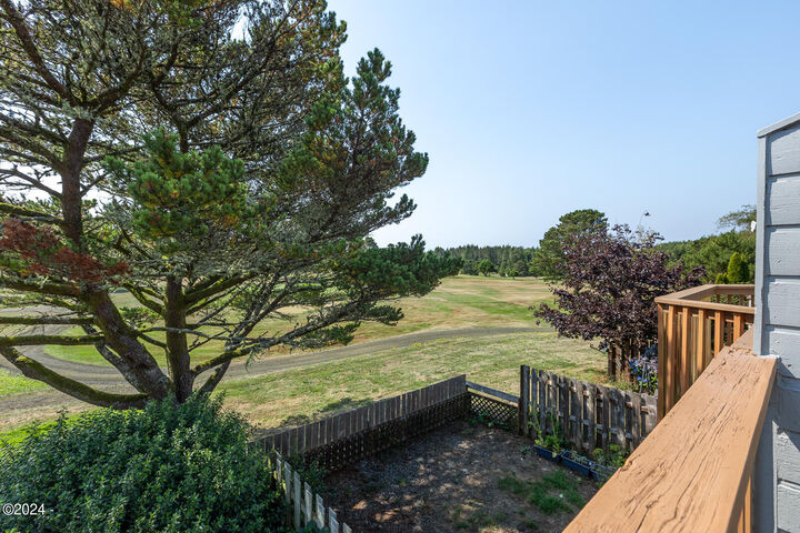 Property Photo: 125 SW Range Drive #2 OR 97394