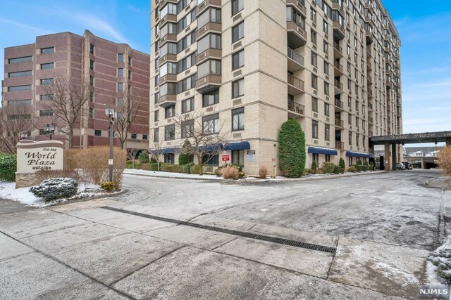 Property Photo:  326 Prospect Avenue 4E  NJ 07601 