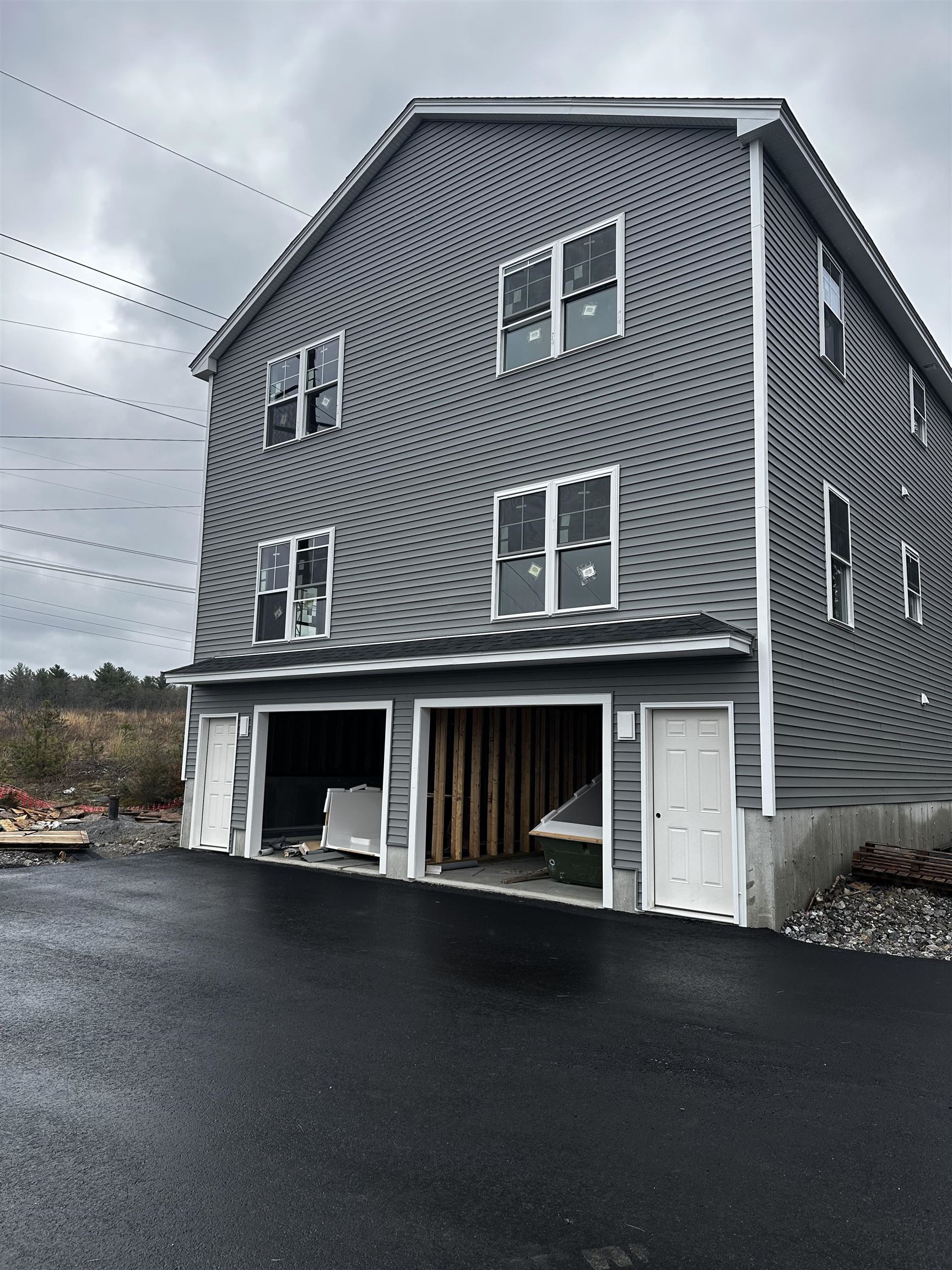 Property Photo: 4 Cypress Lane NH 03087