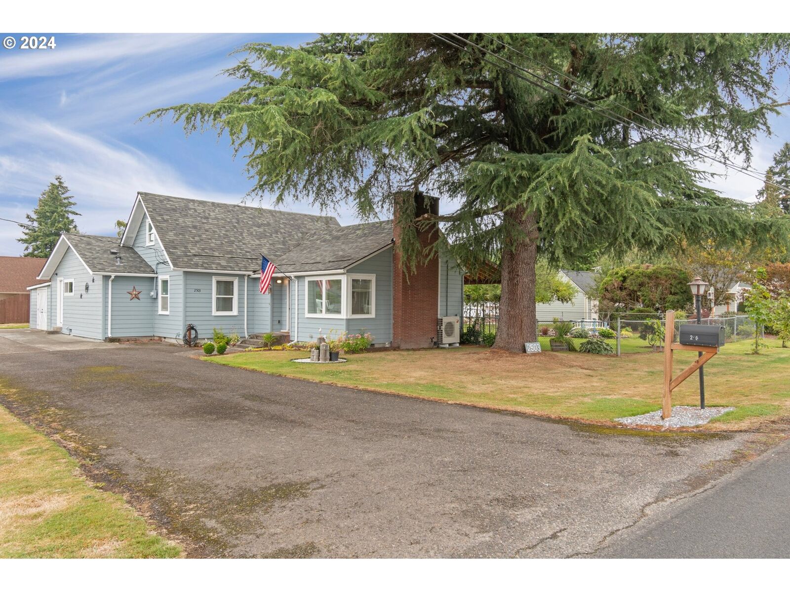 Property Photo:  2503 34th Ave  WA 98632 