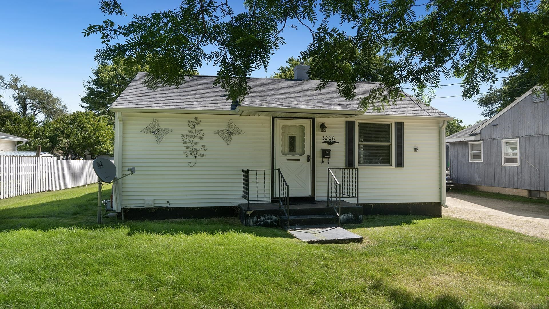 Property Photo:  3206 Bildahl Street  IL 61109 