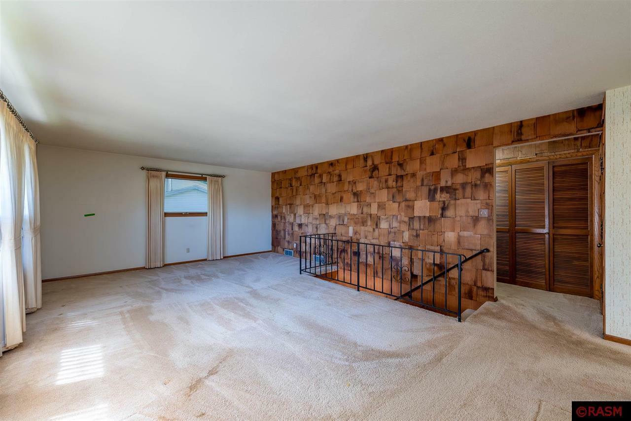 Property Photo:  482 Marvin Boulevard  MN 56003 