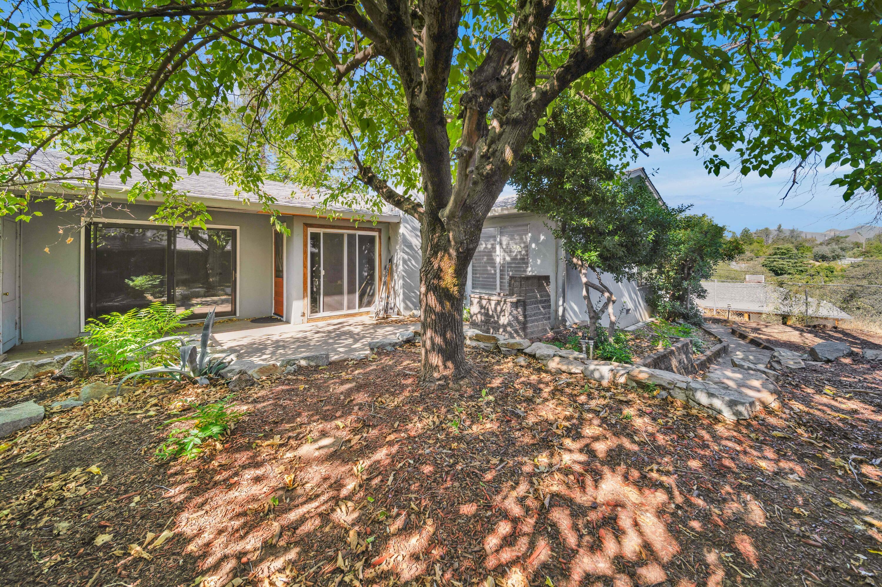 2077 Skyline Drive  Redding CA 96001 photo