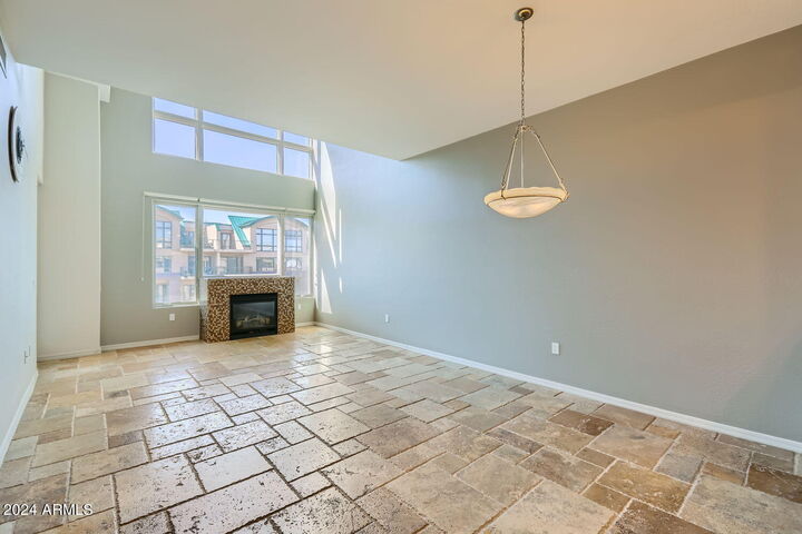 Property Photo:  17 W Vernon Avenue 615  AZ 85003