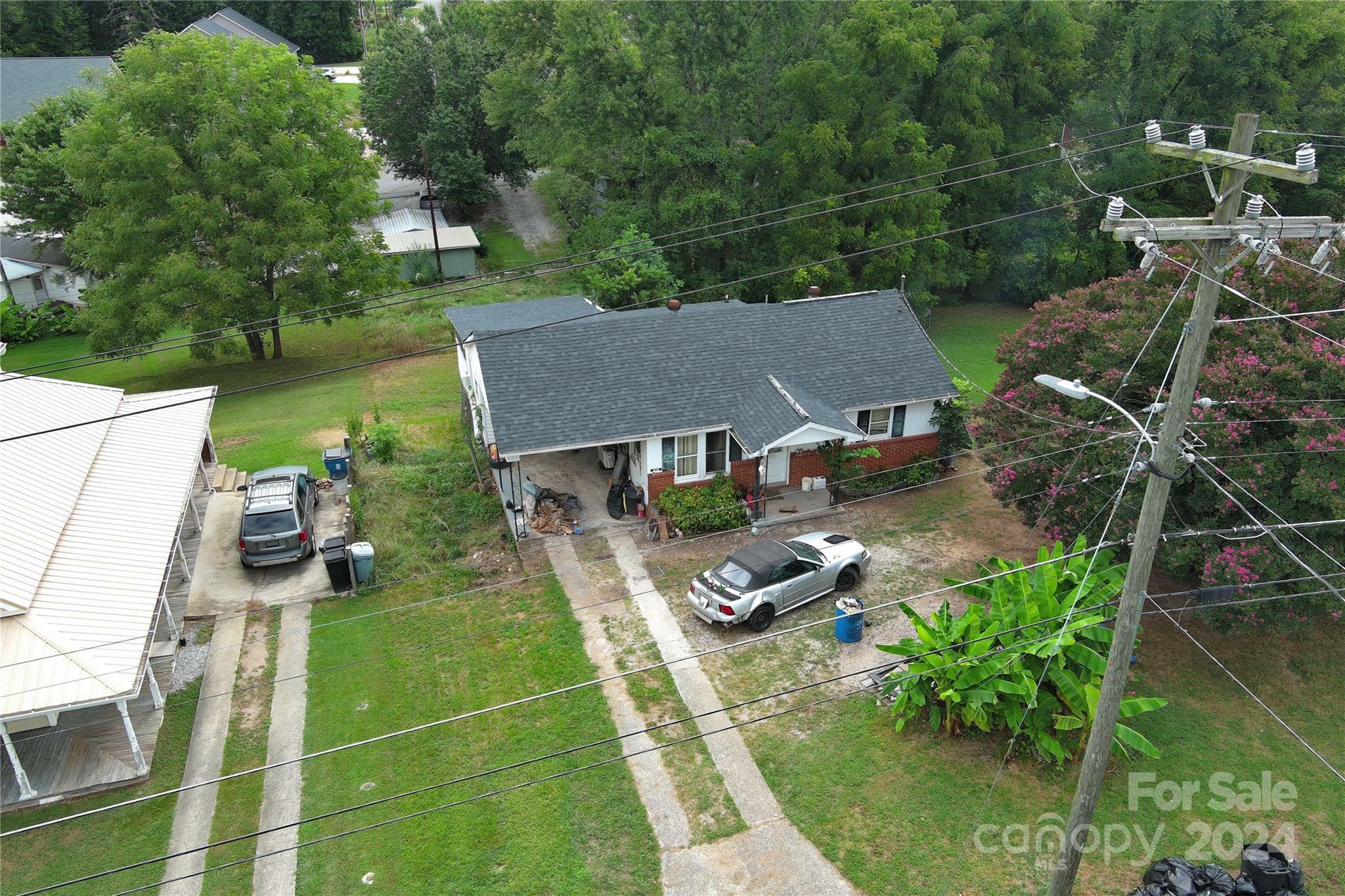 Property Photo:  820 Baldwin Avenue  NC 28752 