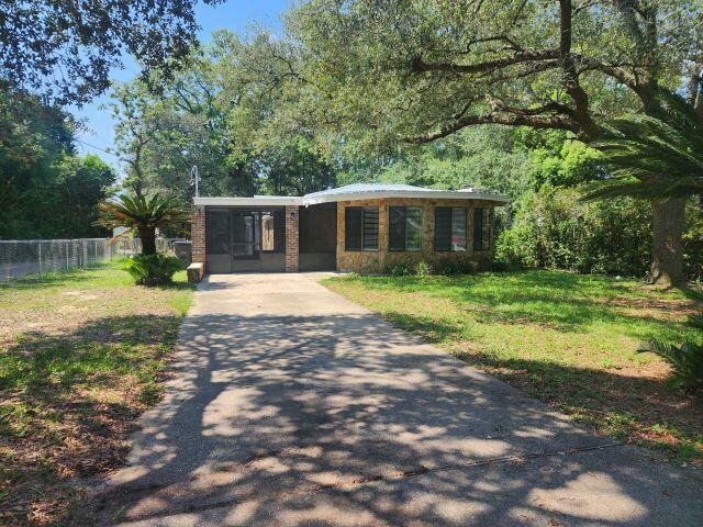 Property Photo:  311 E Glen Avenue  FL 32580 