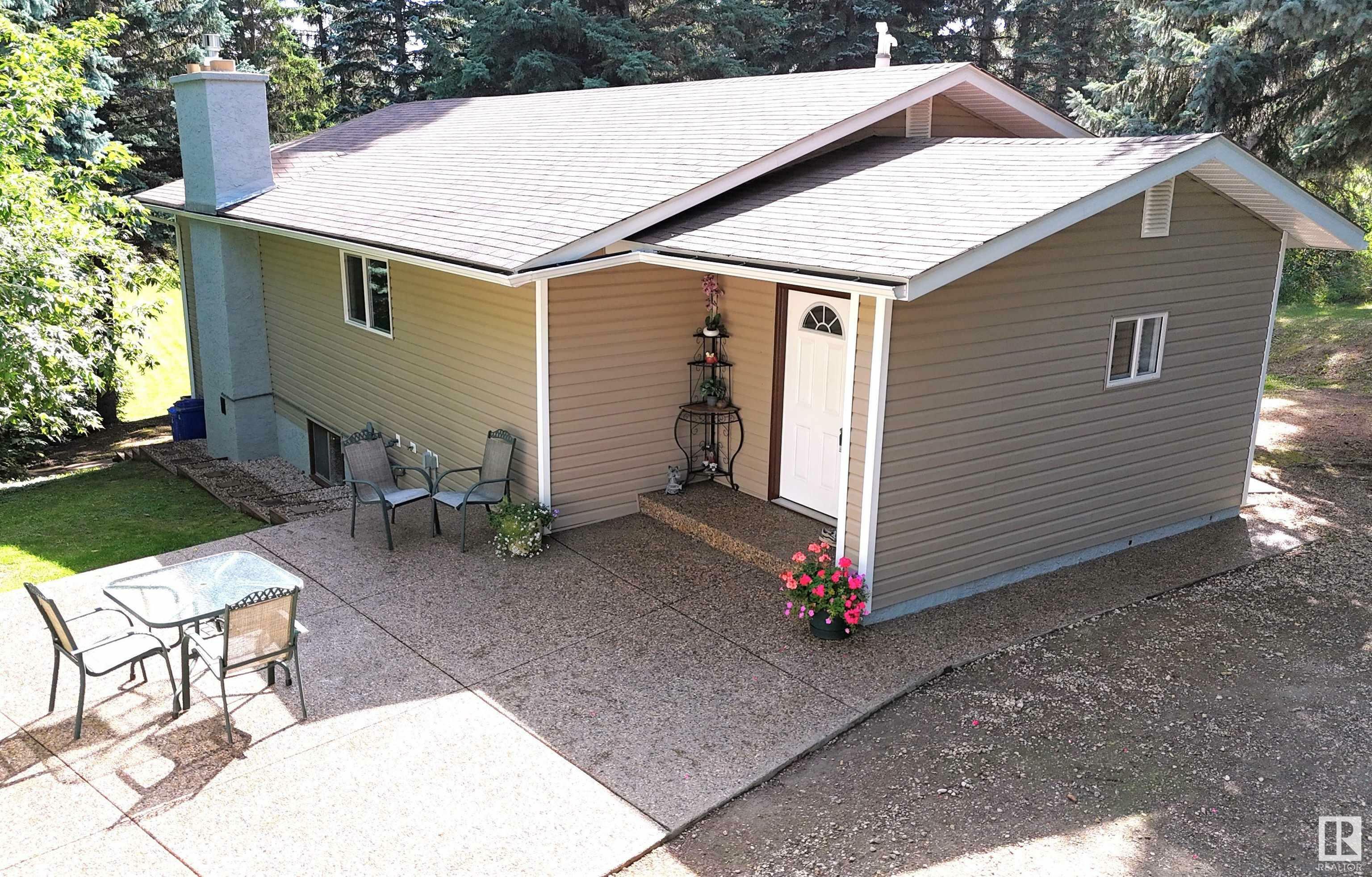 Property Photo:  53106 Rge Rd 14 28  AB T7Y 2T3 