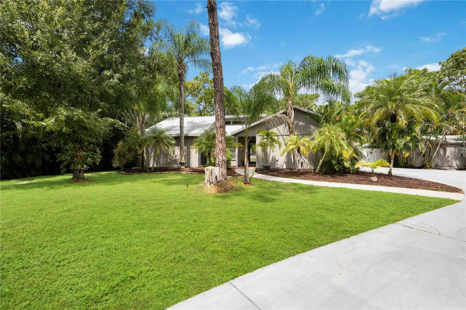 Property Photo:  9219 59th Avenue E  FL 34202 