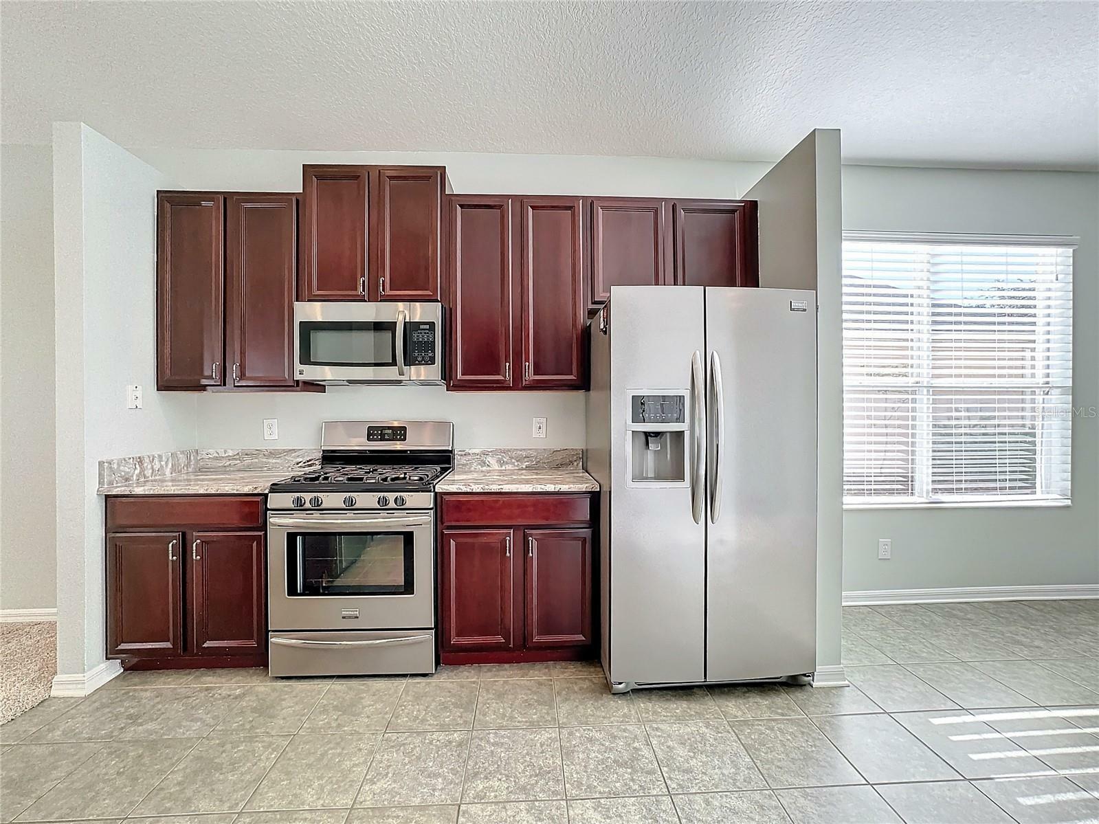 Property Photo:  423 Durham Shore Court  FL 33572 