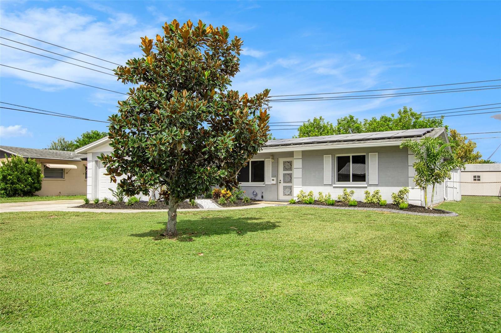 Property Photo:  3304 Oxford Drive W  FL 34205 