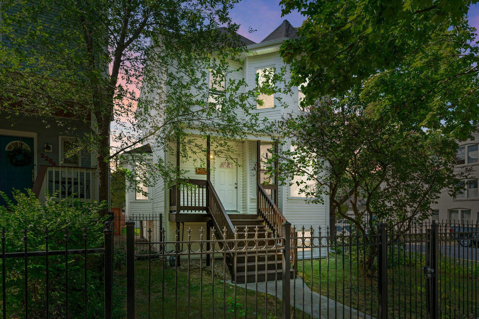 Property Photo:  2258 N Central Park Avenue  IL 60647 