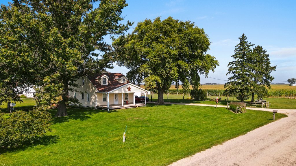 Property Photo:  1025 Long Road  IL 61042 