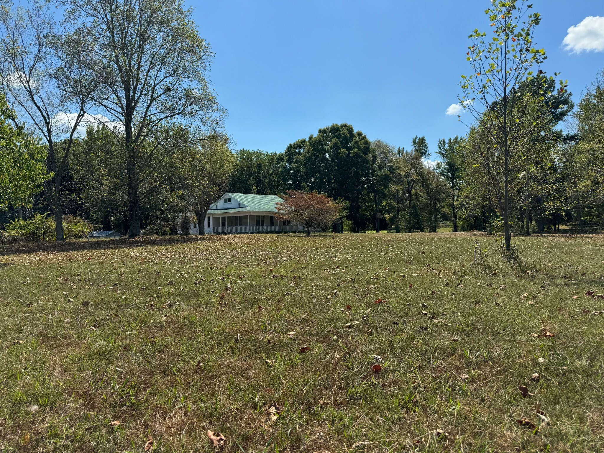 Property Photo:  900 Capps Rd  TN 37101 