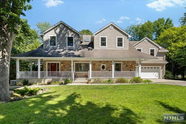 308 Forest Glen Avenue  Franklin Lakes NJ 07417 photo