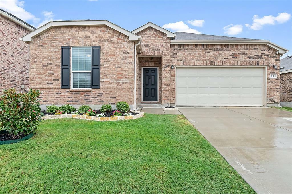 Property Photo:  1813 Waggoner Drive  TX 76227 