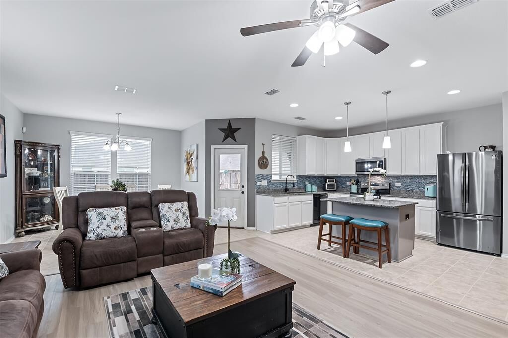 Property Photo:  1813 Waggoner Drive  TX 76227 